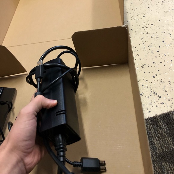 Xbox 360 - Picture 3 of 3